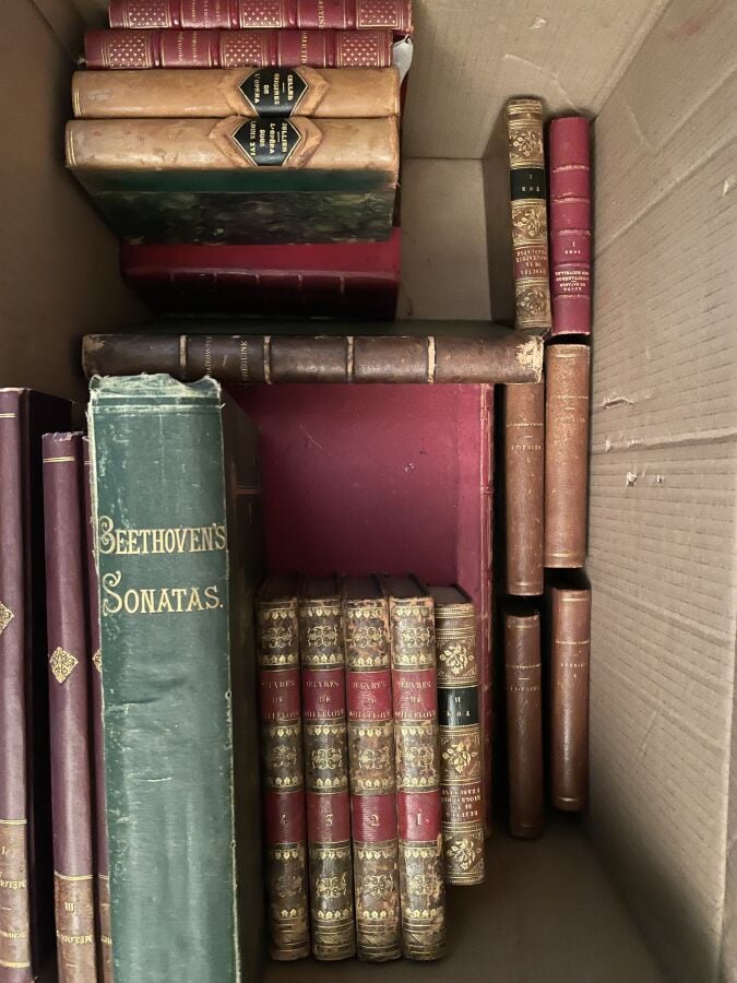 Lot de LIVRES divers reliés et brochés - (LES LOTS SONT VENDUS EN L'ETAT ET SAN…