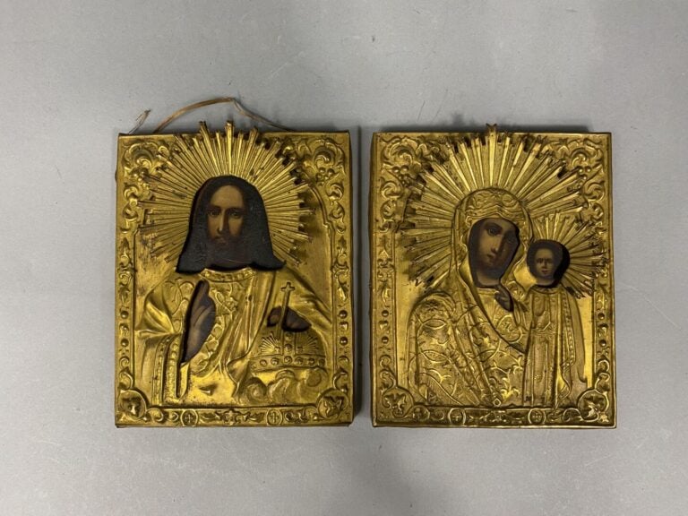 Paire d'icônes de mariage orthodoxe figurant le Christ Pantocrator et la Mère d…