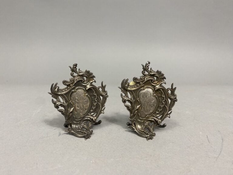 Paire de porte-menus en argent (925) de style Rocaille à décor de cartouche chi…