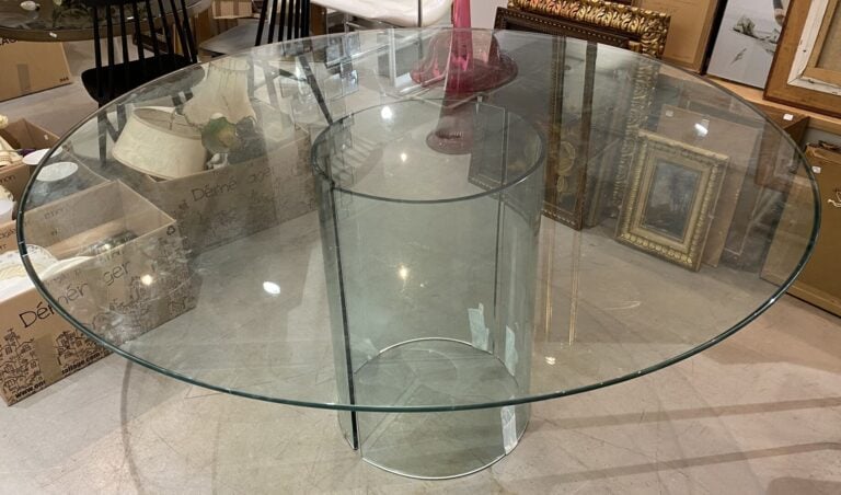 ROCHE BOBOIS - Table à manger de forme ronde, plateau et piètement en verre - D…
