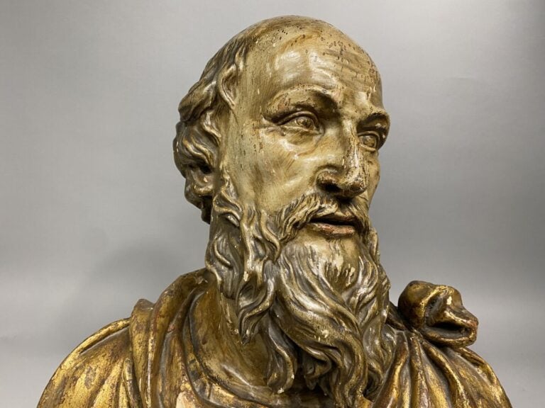 Saint Personnage en buste en bois sculpté, polychromé et doré. - XVIIe siècle -…