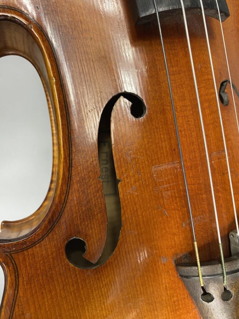 Violon - Porte une étiquette Ernest - L : 59.5 cm