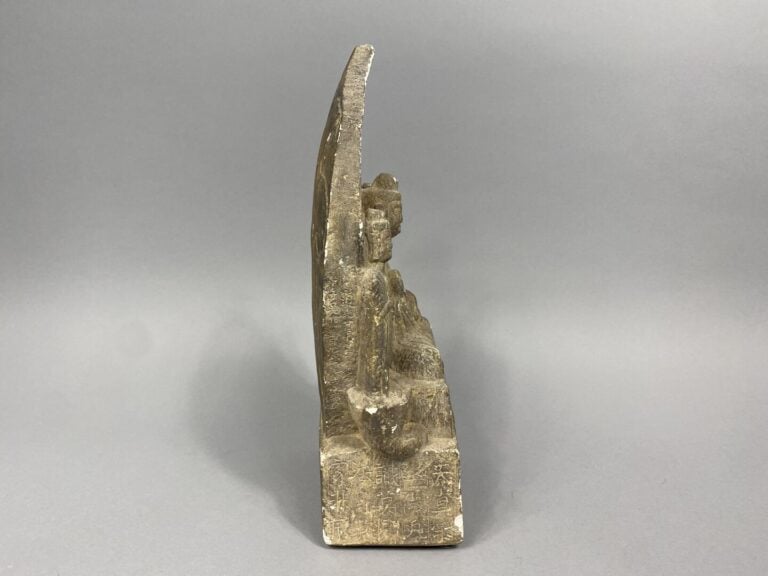 Atelier de moulage du musée du Louvre - Moulage en platre d'une stèle votive da…