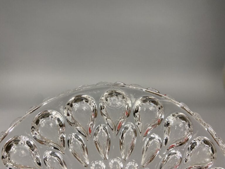 BACCARAT - Paire de dessous de bouteille en cristal moulé à décor de gouttes -…