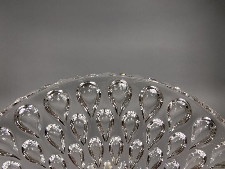 BACCARAT - Paire de dessous de bouteille en cristal moulé à décor de gouttes -…