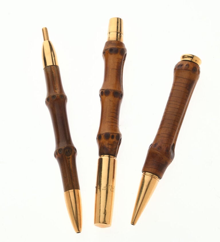 Cartier - Stylo plume, le corps en véritable bambou et les embouts en or 18 car…