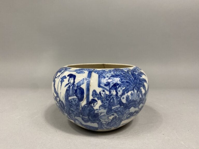 Chine - Bol / Brûle-parfum en porcelaine émaillée bleu blanc à fond crème craqu…