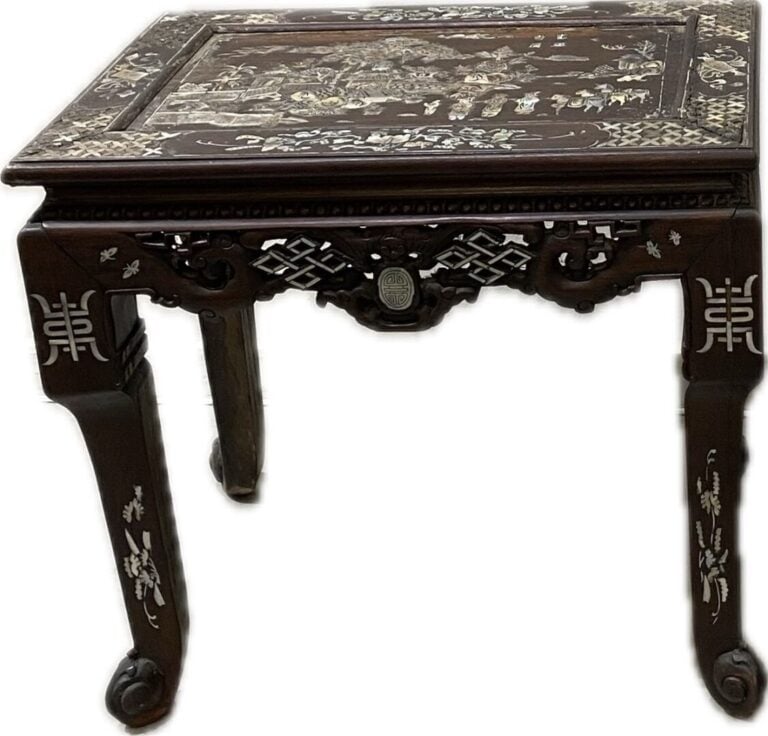 Chine du Sud / Vietnam - Suite de deux petites tables basses en bois et incrust…