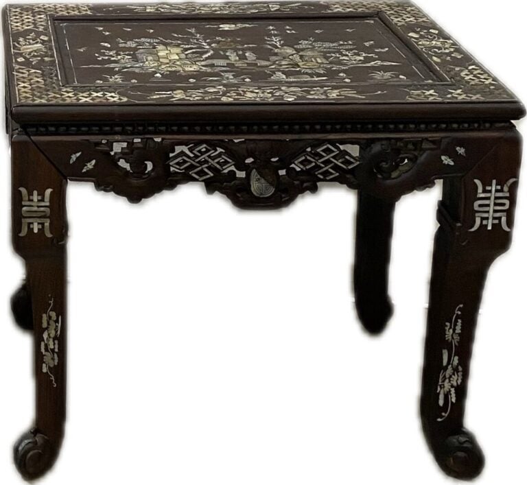 Chine du Sud / Vietnam - Suite de deux petites tables basses en bois et incrust…