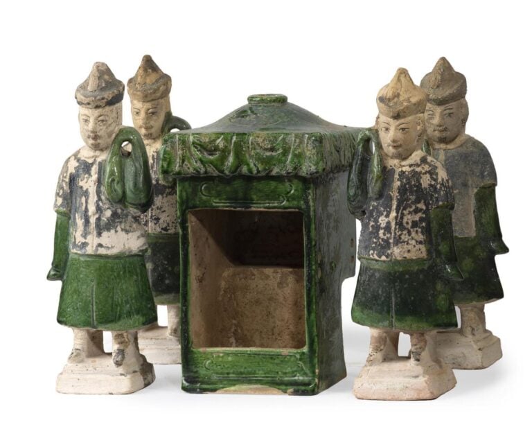 Chine, Style Ming - Ensemble de sujets en terre-cuite moulée pour partie émaill…