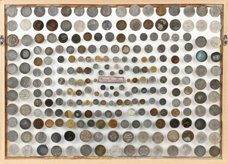 Collection de fausses pièces de monnaies et/ou de refrappes (env. 200) provenan…