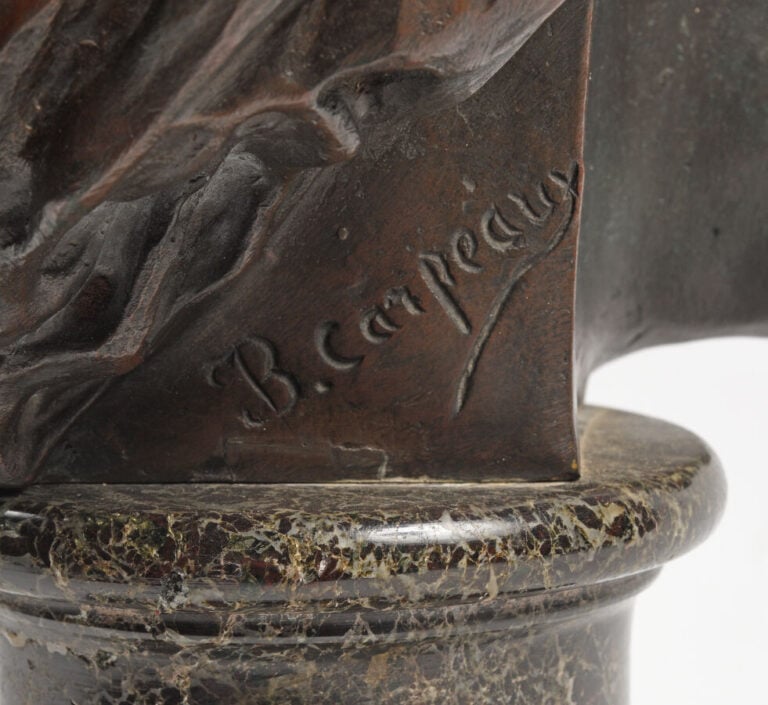 D'après CARPEAUX (1827-1875). - Le génie de la Danse. Bronze patiné médaille su…