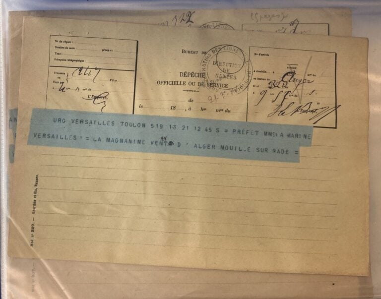 Divers guerre 1870 et Commune de Paris dans un classeur, courriers et documents
