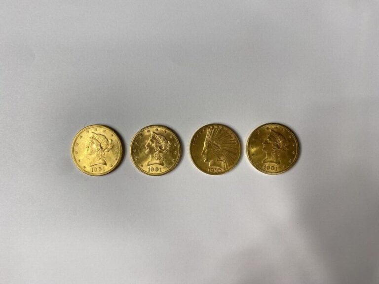 ETATS-UNIS - 4 pièces de 10 dollars or, Liberty 1901 (x3) et Tête d'indien 1910…