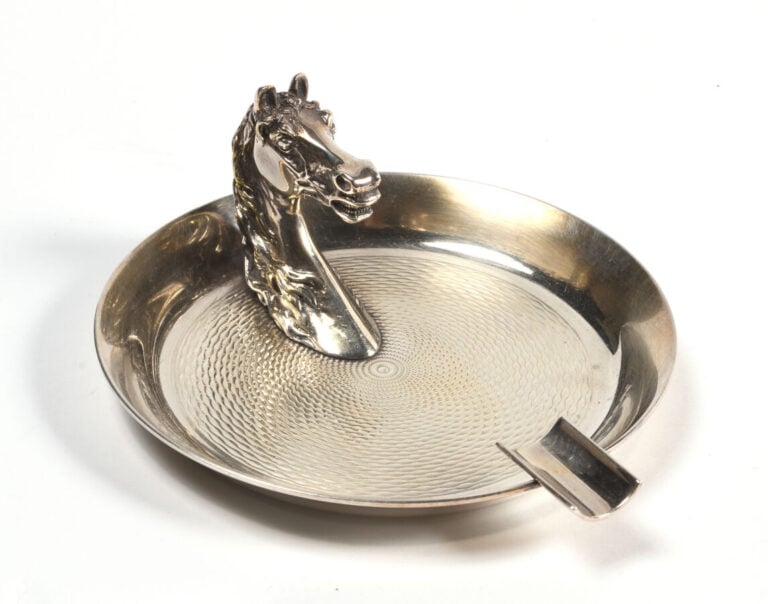 HERMES, Cendrier "tête de cheval" métal argenté. Circa 1970