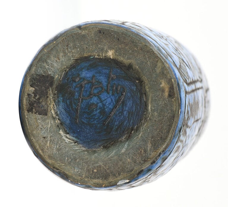 Jacques BLIN (1920-1995). Pied de lampe en céramique émaillé bleu à décor d'ani…
