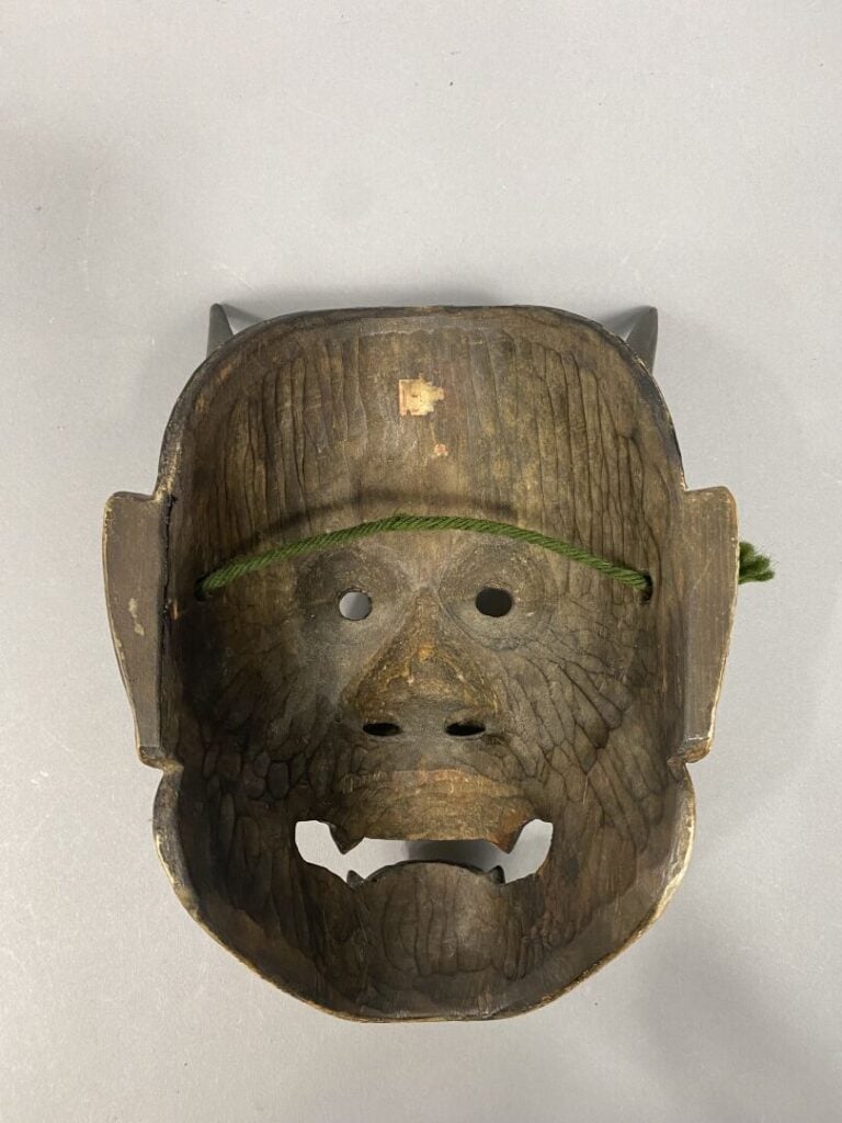 Japon - Masque du théâtre Nô en bois sculpté et laqué polychrome représentant H…