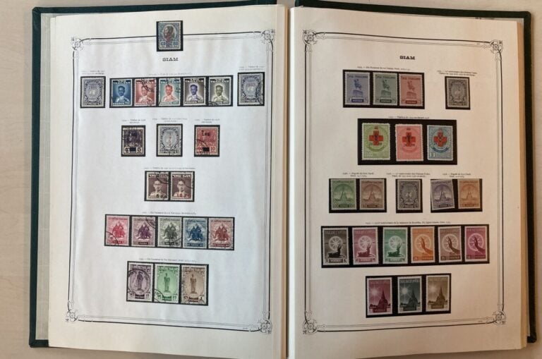 Un lot de timbres du SIAM neufs et oblitérés principalement sur plaquettes de v…