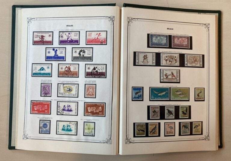 Un lot de timbres du SIAM neufs et oblitérés principalement sur plaquettes de v…
