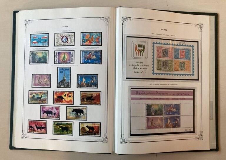 Un lot de timbres du SIAM neufs et oblitérés principalement sur plaquettes de v…