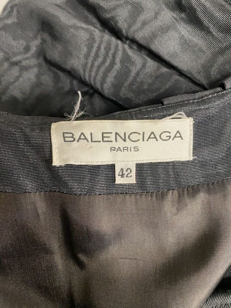 BALENCIAGA - Robe droite noire à manches trois-quarts en coton et rayon moiré,…
