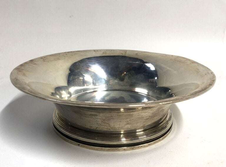 CARDHEILAC - Coupe circulaire évasé en argent sur base. Poinçon Minerve. D : 23…
