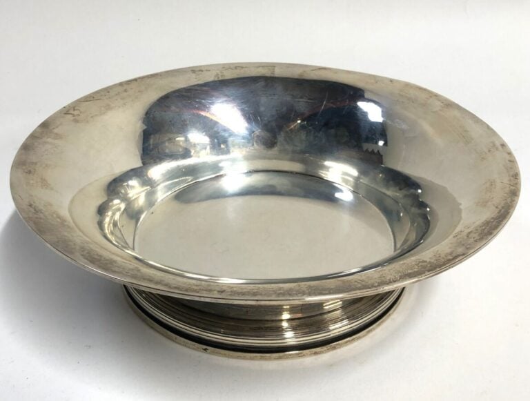CARDHEILAC - Coupe circulaire évasé en argent sur base. Poinçon Minerve. D : 23…