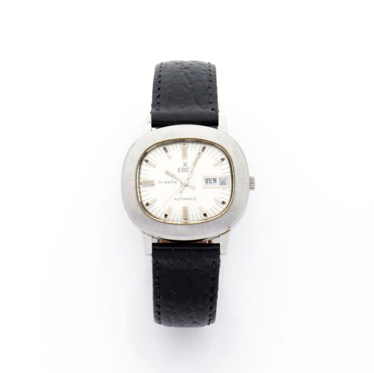 EBEL - Montre bracelet d'homme modèle "Brasilia", boîtier à bord arrondi en aci…