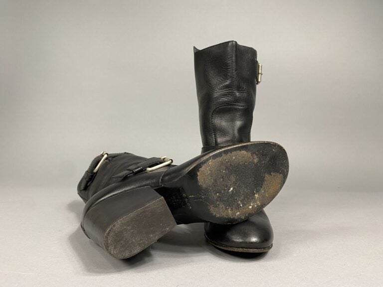 GIUSEPPE ZANOTTI - Bottines en cuir lisse noir à double boucle en métal argenté…
