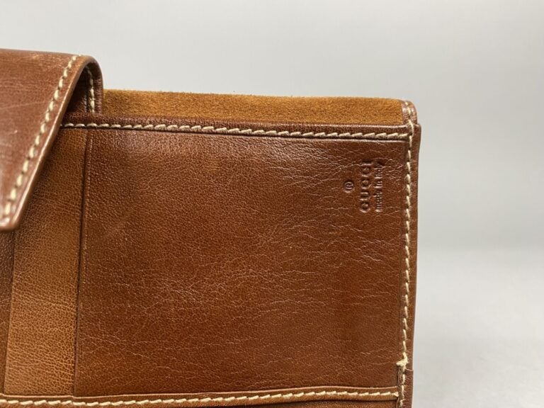GUCCI - Porte feuille « Horsebit »en peau et cuir marron,double compartiment mo…