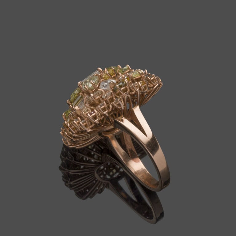 Importante BAGUE « cocktail » en or rose (585‰) 14 carats, serti de diamants bl…