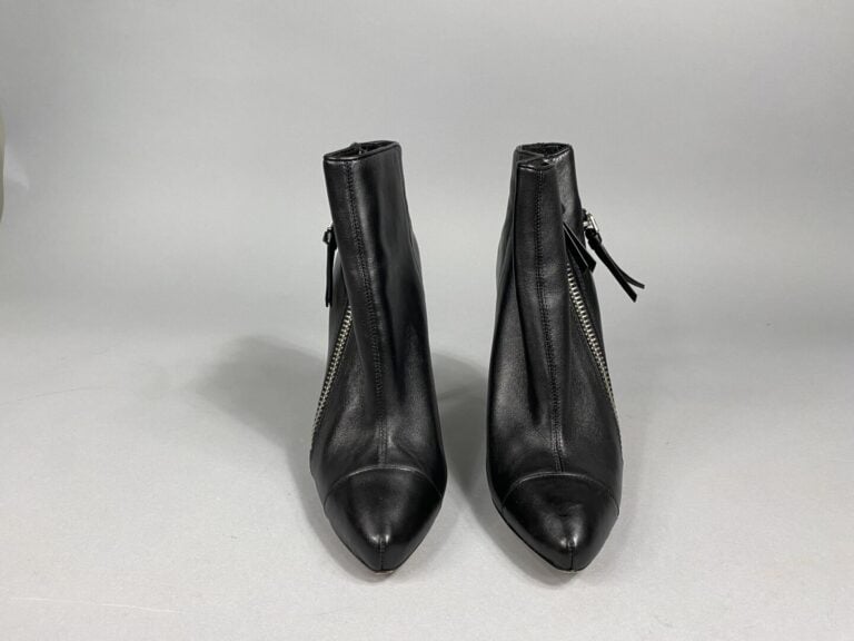 Jean-Michel CASABAT - Bottines en cuir noir à zip argenté - Pointure 39 - talon…