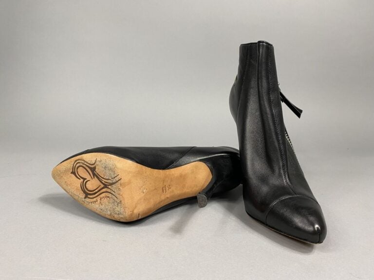 Jean-Michel CASABAT - Bottines en cuir noir à zip argenté - Pointure 39 - talon…
