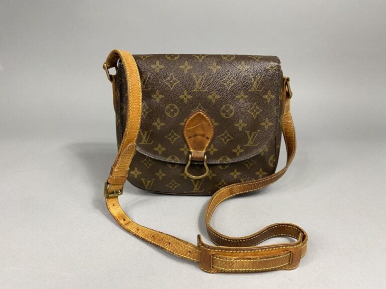LOUIS VUITTON - Année 1990. - Sac « Saint cloud » en toile monogram et cuir nat…