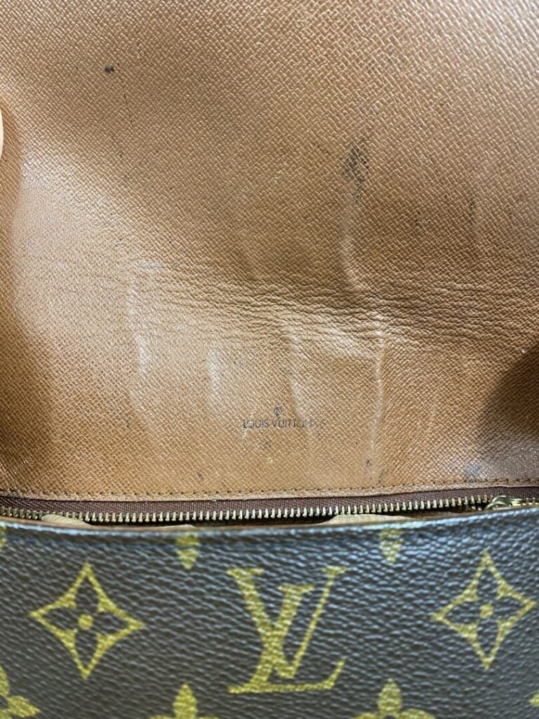LOUIS VUITTON - Année 1990. - Sac « Saint cloud » en toile monogram et cuir nat…