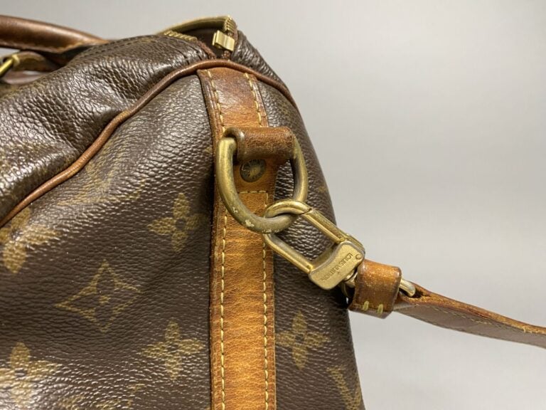 LOUIS VUITTON - Année 2011 - Sac «Speedy bandoulière 40» en toile monogram et c…