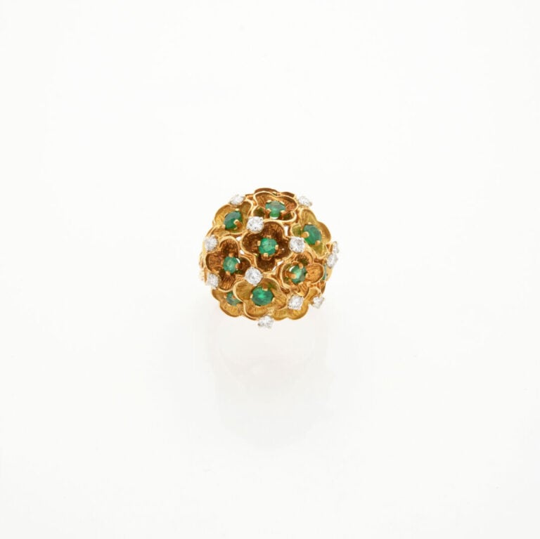 Michele MORGAN (1920-2016) - BAGUE "bouquet de fleurettes" en or jaune (750‰) i…