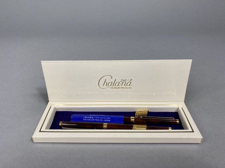 SHEAFFER et CHALANA - Deux stylos- plumes
