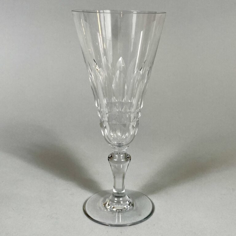 BACCARAT - Série de 6 FLUTES A CHAMPAGNE en cristal - Hauteur : 16 cm