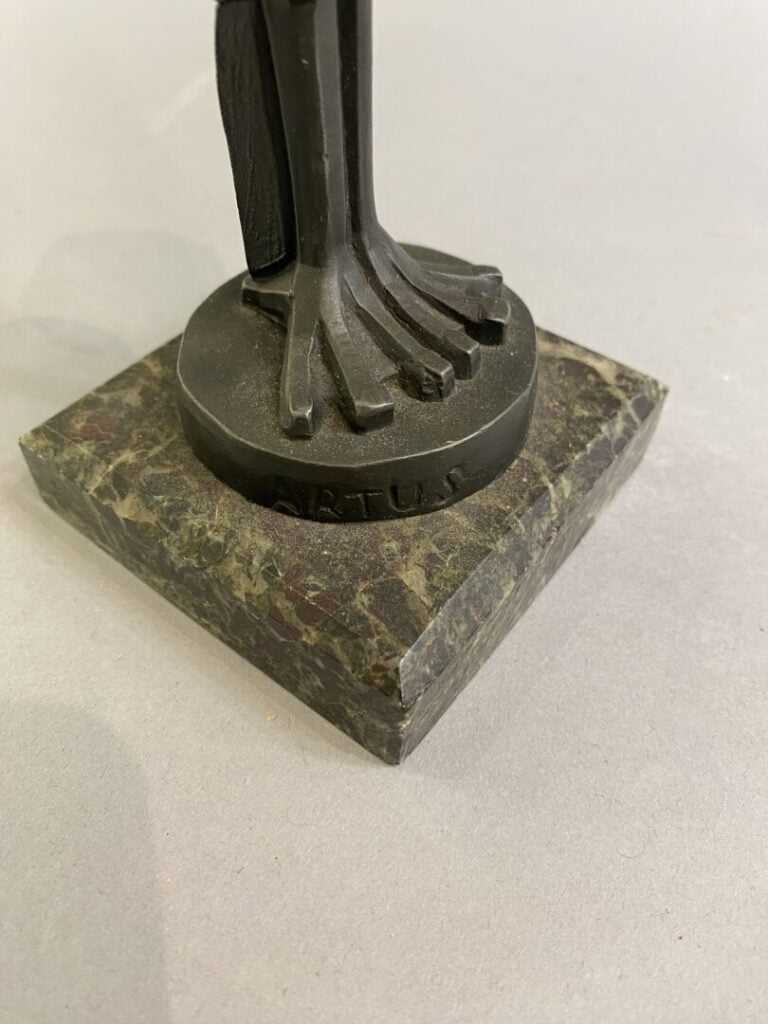 Charles ARTUS, d'après - Marabout - Sculpture en bronze - Socle en marbre - H:…