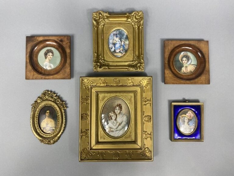Dans le goût du XIXe siècle - Ensemble de 4 miniatures, trois représentant des…