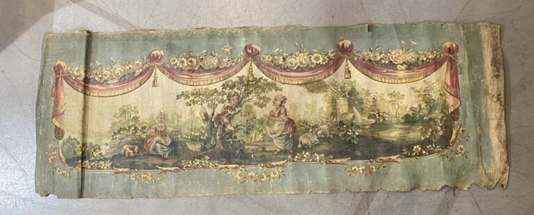 Dans le goût du XVIIIe siècle - Enfants et brebis - Peinture sur tissu - (déchi…