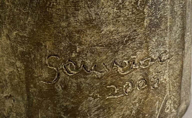 Ecole moderne - Maternité - Sculpture en bronze patiné vert - Signée, datée 200…