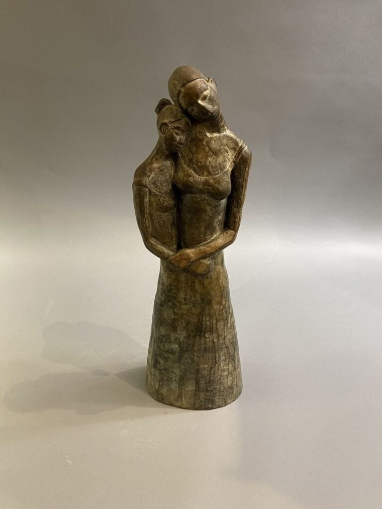 Ecole moderne - Maternité - Sculpture en bronze patiné vert - Signée, datée 200…