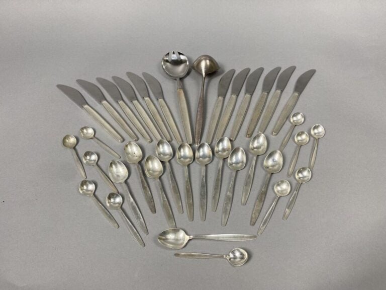 Georg JENSEN, Denmark - Partie de ménagère divers en argent comprenant: - - 11…