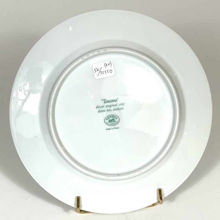 HERMES - Partie de SERVICE DE TABLE, modèle "toucan" comprenant 8 petites assie…