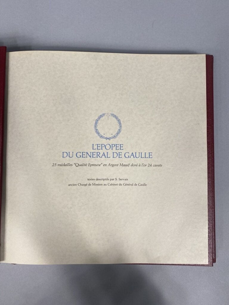 L'épopée du Général de Gaulle - Album comprenant 25 médailles en argent massif…
