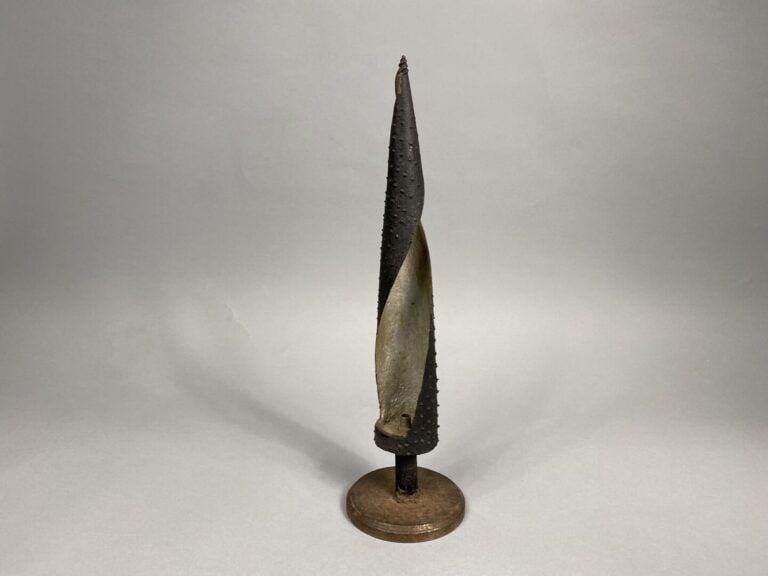 POITTEVIN - Lampe en métal soudé tourné - Signée - H : 38.5 cm