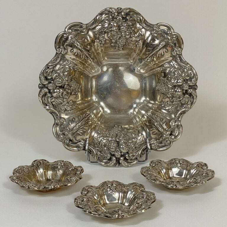 REED AND BARTON - Lot de COUPES en argent 925 0/00 repoussé modèle « François I…