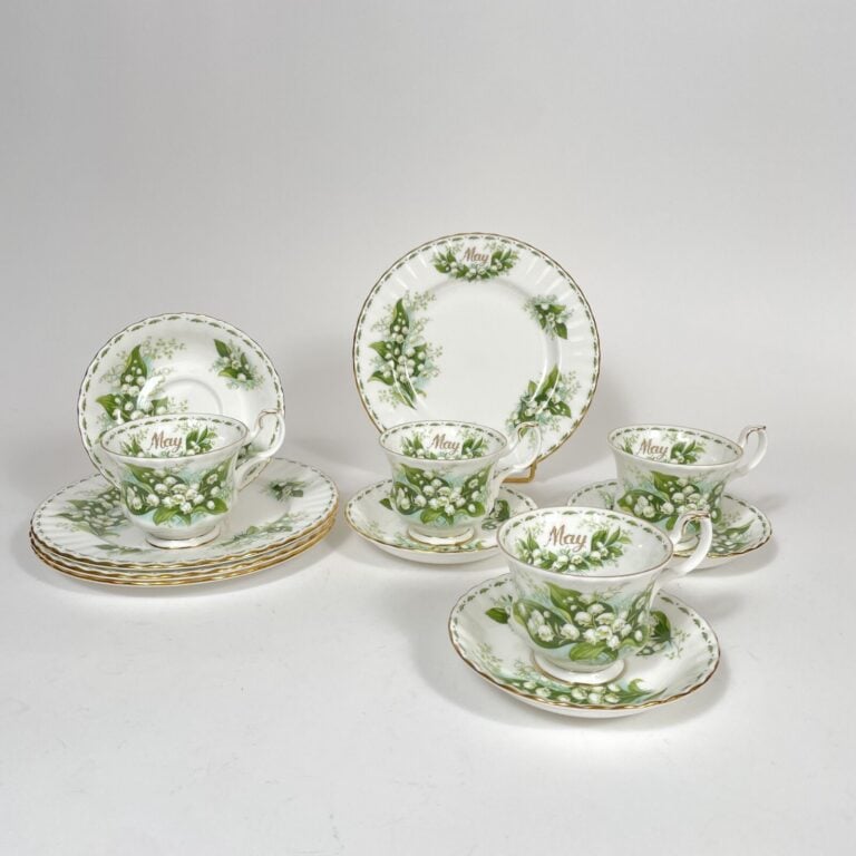ROYAL ALBERT - -5 TASSES en porcelaine polychrome du service "Flower of the mon…
